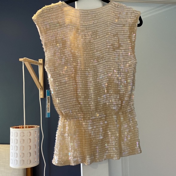 This gorgeous Alice + Olivia sequin top is NWT. Perfect for a fun night out! - Picture 2 of 2